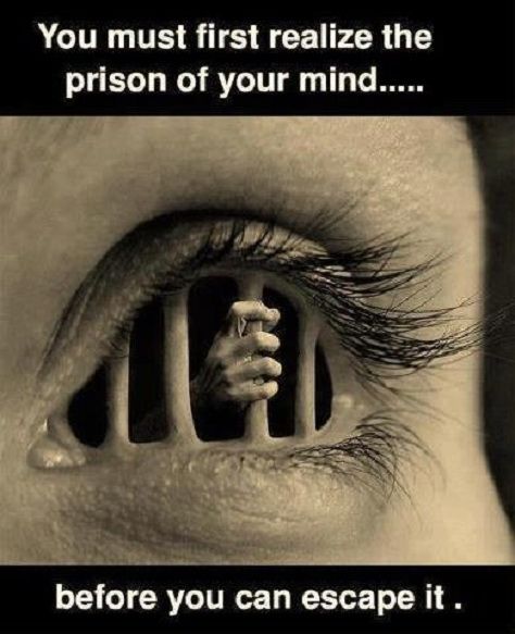 بزرگترین زندان انسان
افکار محدودش است
هرچه تفکر محدودتر باشد؛
میله های زندان، قطورتر خواهد شد!

#احمدالحسن_را_بشناس