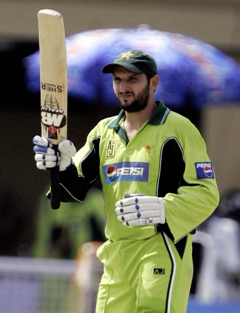 _FaridKhan's tweet photo. Pakistanis who single-handedly smashed India: https://t.co/tOiD48am6u