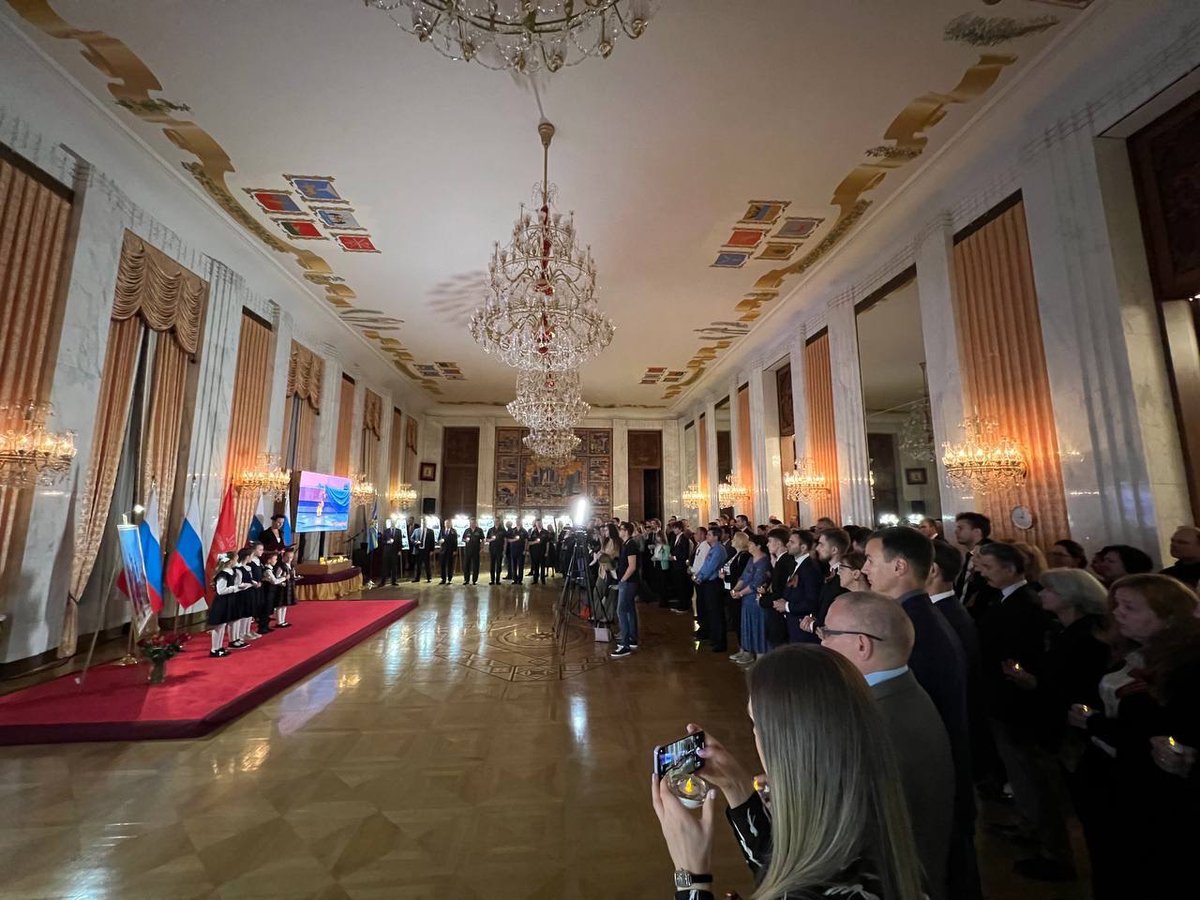 RusEmbUSA's tweet photo. 🕯 Embassy of Russia in the USA has traditionally joined Candle of Memory, the memorial event dedicated to the Remembrance and Sorrow Day.
#CandleOfMemory
#RemembranceAndSorrowDay
#GreatVictory
#NeverForget
📎 https://t.co/rBVT427AnA
📎 https://t.co/tnmTOgLoti https://t.co/PD2dP1VuFt