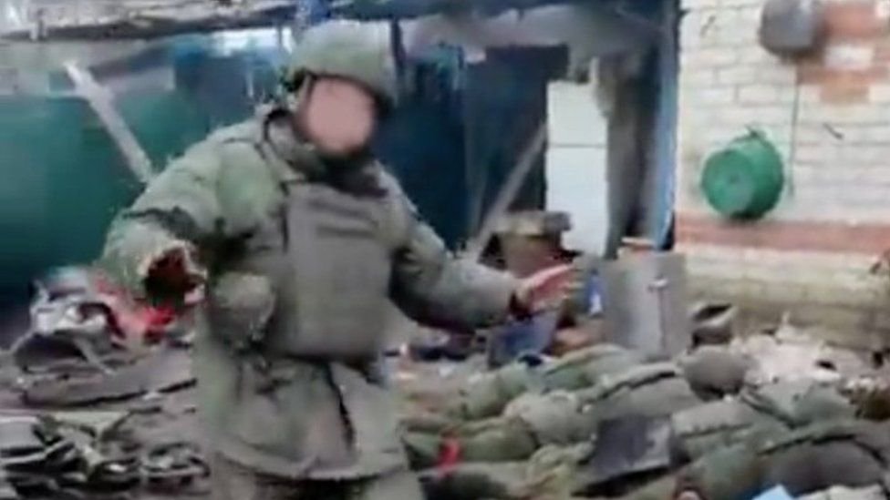 DontAskTheArmy's tweet photo. @Ukraine Oh like ukraine totally hasnt executed soldiers before https://t.co/c5GMLS0gXr