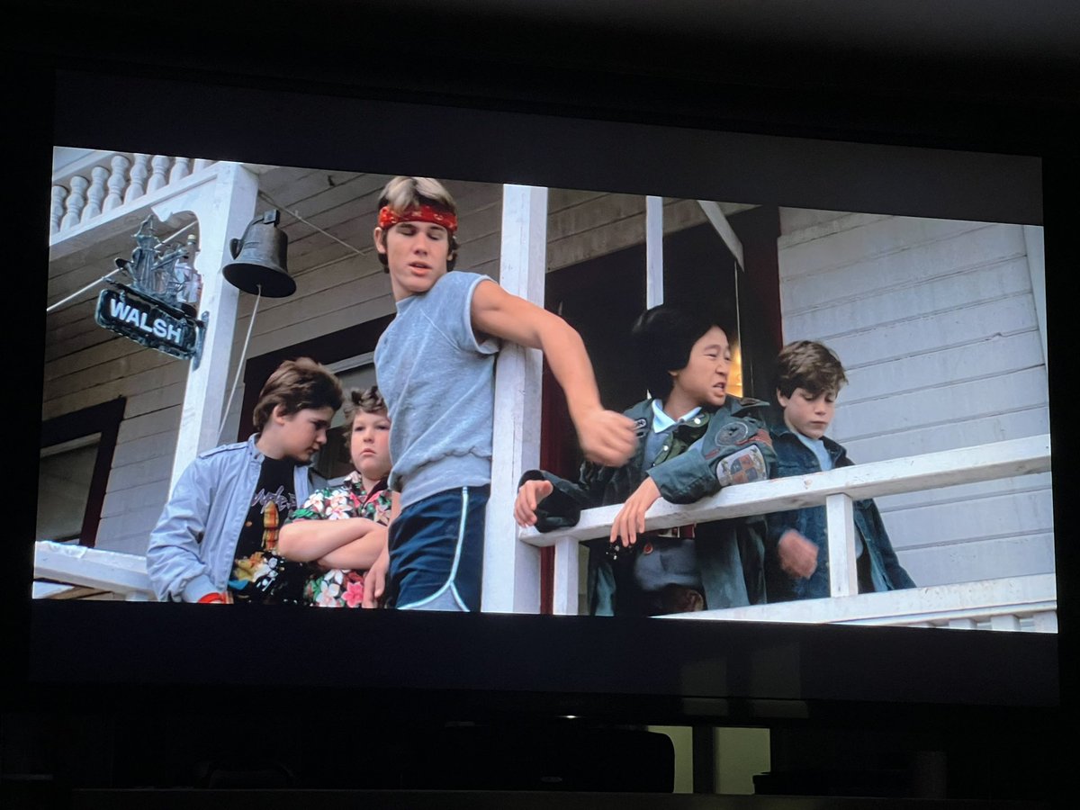 Josh Gad tweet media