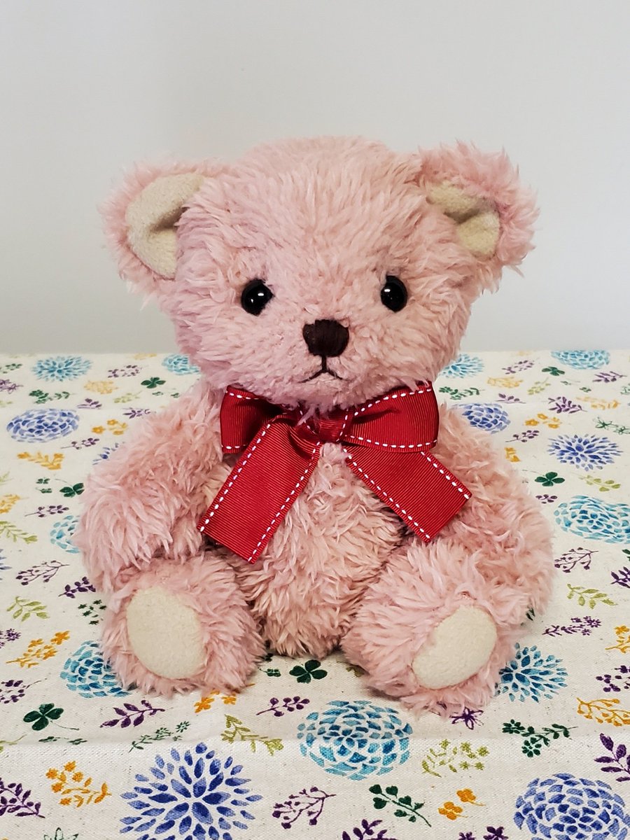 halching47's tweet photo. 友達の娘ちゃんにテディベア作った🧸超絶久しぶりにジョイント使ったわ。ちょ���と頭大きめになっちゃったけどまあいいでしょう！可愛いボア生地があるとテンションあがるなぁ。ほどよいピンク色💗 https://t.co/c3v9hZ2g5b