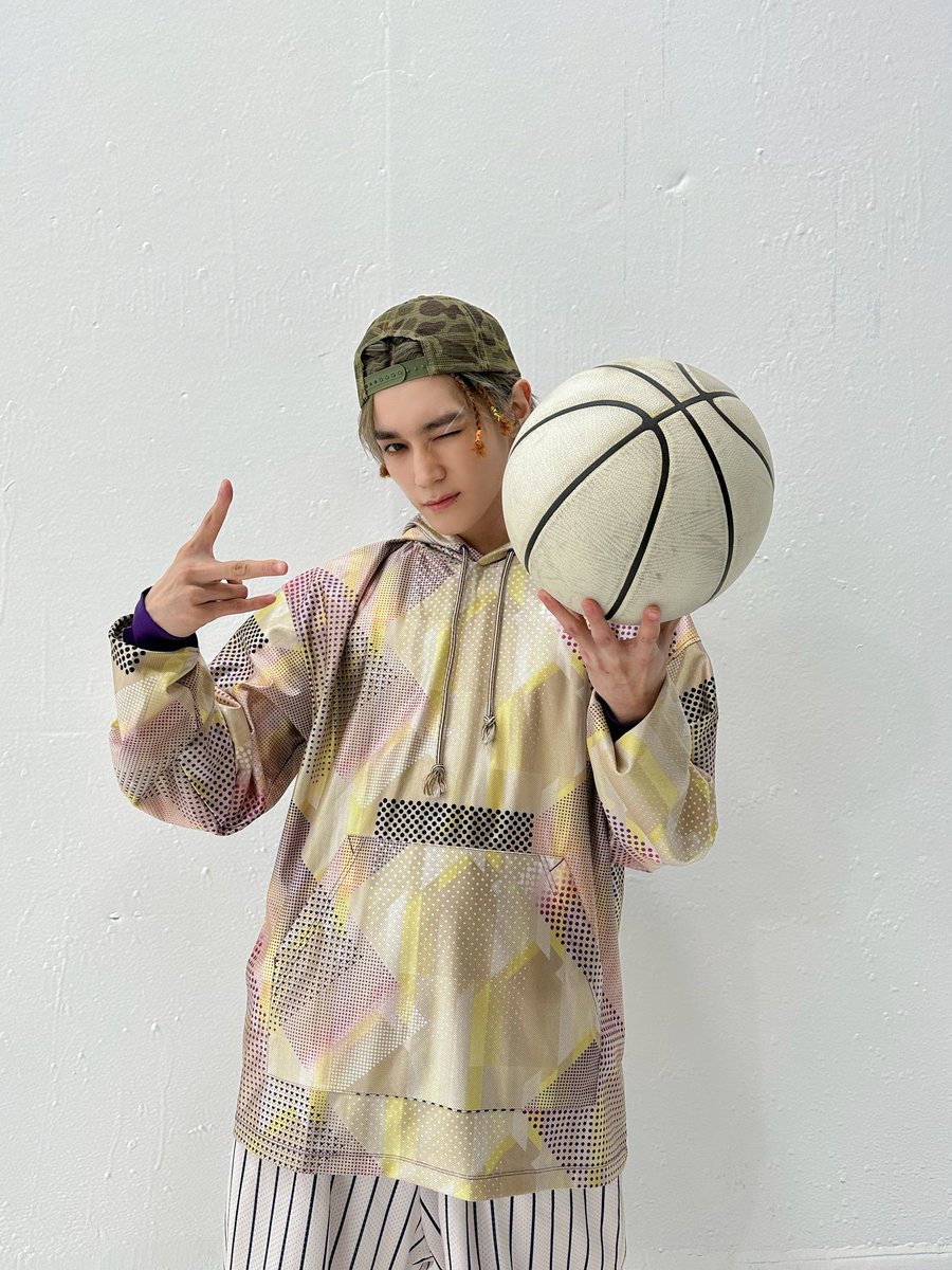 👨‍🚀🤓🎹❤️👨‍🚒🏀 

#TAEYONG #태용 #SHALALA #샤랄라
#NCT #NCT127 #TAEYONG_SHALALA