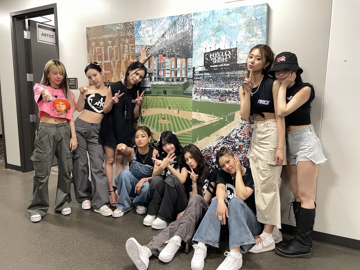 JYPETWICE tweet picture