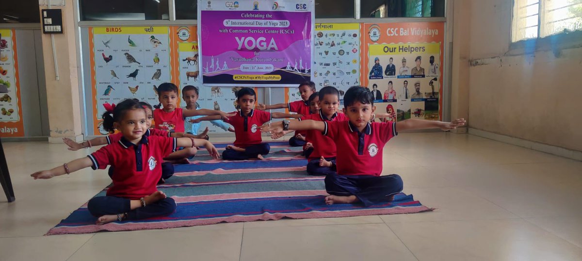 VivekVersatile's tweet photo. Celebration of International Yoga Day with children in CSC Bal Vidyalaya, Anand, Gujarat. VLE Shree Vitthalbhai Parmar
@moayush
@CSCegov_
@CSCSPV_Health
#CSCpeYoga
#MyYogaMyPose https://t.co/DZXkPv8uj3