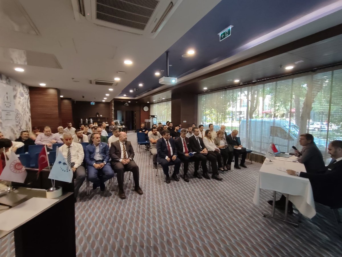 "Gümrük ve Dış Ticaret Mevzuatları" konulu programımız, Ege Gümrük ve Dış Ticaret Müdürü Sn.Mehmet Enver Kök sunumları ile gerçekleşti. Programa üyelerimiz ve çok sayıda bürokrat katıldı. <a href="/tumsiad/">TÜMSİAD</a> <a href="/erkancorukk/">Erkan Çoruk</a>