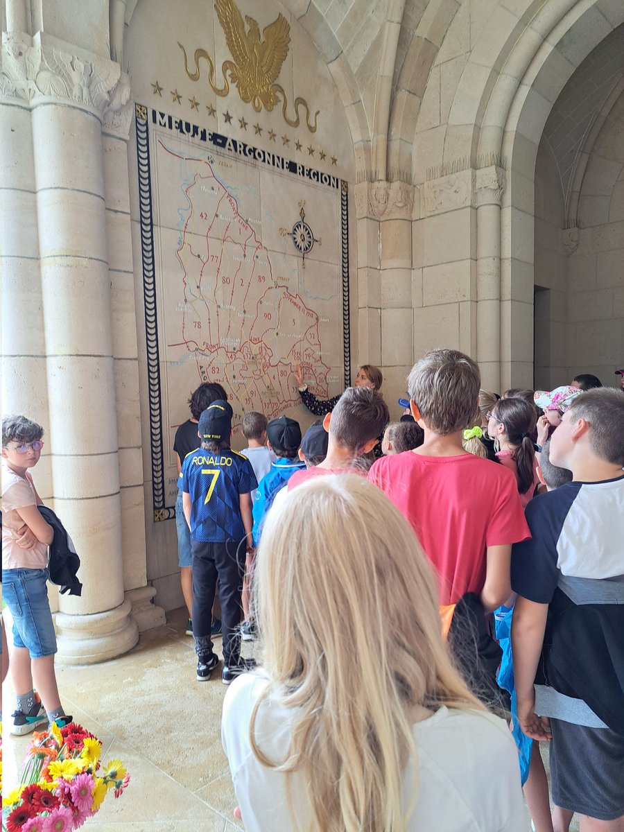 Sur les traces de Maurice Genevoix avec le souvenir français,  devoir de mémoire pour les ce2 cm1 cm2.