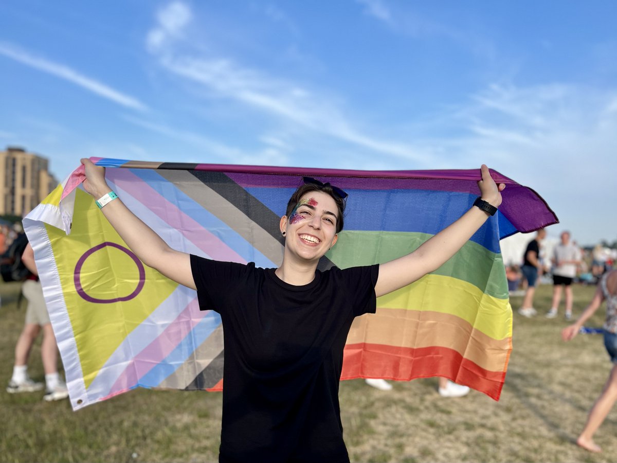 Paul Gerard (@paul_ge) on Twitter photo Marta is a Portuguese 2nd year software engineering student <a href="/portsmouthuni/">University of Portsmouth</a> who has found a life-changing freedom in #Portsmouth 
#PrideMonth <a href="/uopequality/">UoP Equality</a> <a href="/UoPTechnology/">UoP Technology</a> 
myport.port.ac.uk/news-events-an… Marta is a Portuguese 2nd year software engineering student <a href="/portsmouthuni/">University of Portsmouth</a> who has found a life-changing freedom in #Portsmouth 
#PrideMonth <a href="/uopequality/">UoP Equality</a> <a href="/UoPTechnology/">UoP Technology</a> 
myport.port.ac.uk/news-events-an…