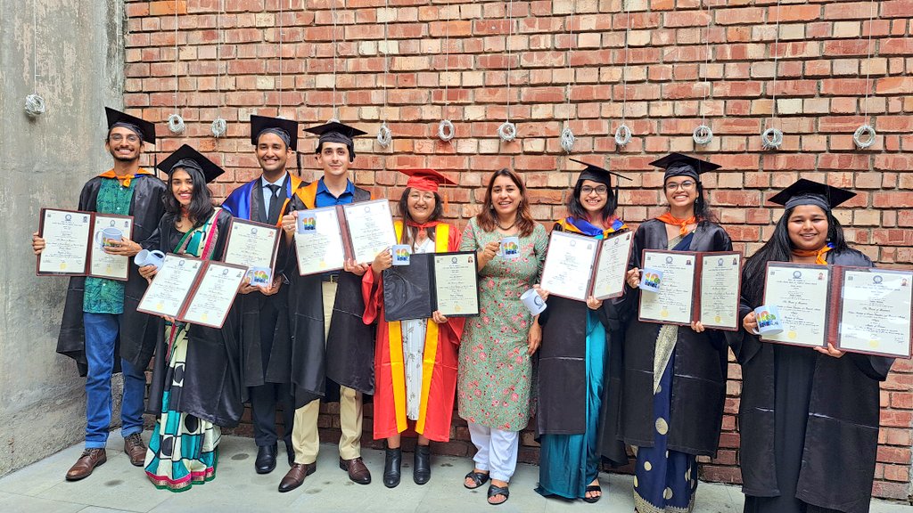 Behavioural Ecology Lab (BEL @ IISER Mohali) (@lab_behavioural) on Twitter photo Memebers of BEL; graduating batch of 2023!
Dr. Sonam Chorol and MS18 ❤️
Congratulations! 🥳
And thank you for enriching BEL.
#Convocation <a href="/IiserMohali/">IISER Mohali</a>
22/06/23
Pic (L to R):
Prabhat, Arunima, Kartikey, Rahul Sonam, Manjari, Swastika, Maia & Anjna. Memebers of BEL; graduating batch of 2023!
Dr. Sonam Chorol and MS18 ❤️
Congratulations! 🥳
And thank you for enriching BEL.
#Convocation <a href="/IiserMohali/">IISER Mohali</a>
22/06/23
Pic (L to R):
Prabhat, Arunima, Kartikey, Rahul Sonam, Manjari, Swastika, Maia & Anjna.