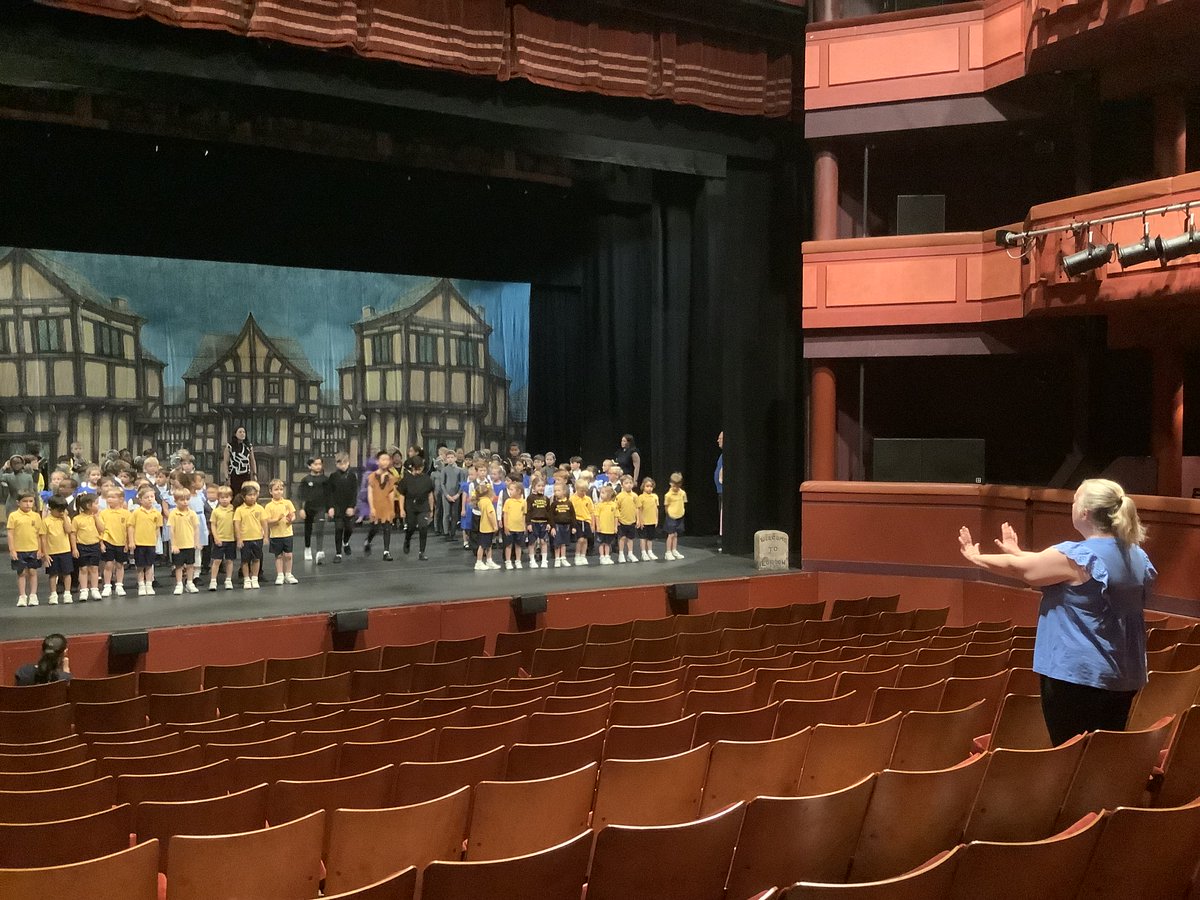 ursuline_prep's tweet photo. Our production of Dick Whittington and his Cat has been at the @towngatetheatre this past week. Both of our shows were incredible, every child was involved and each and everyone one of them shone like the bright stars they are , what a show ! @visionmagessex @brentwoodgazette https://t.co/0c49JOjdXo