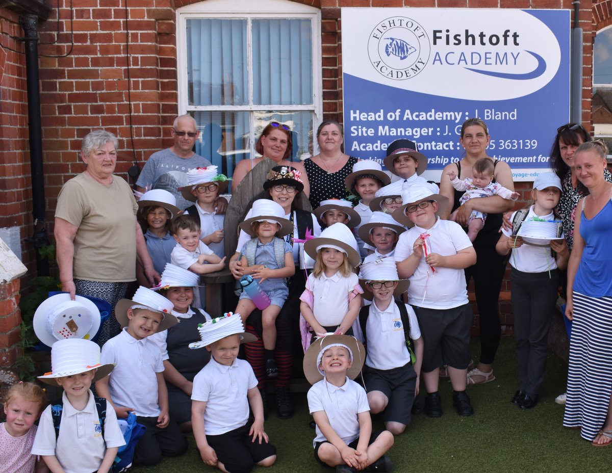 VoyageEP's tweet photo. We're delighted to announce that our inspirational @FishtoftAcademy Base Leader Kate Harrison has been awarded a prestigious @TeachingAwards national Silver honour after being selected from 1,000s of UK nominations. π€©Read more: https://t.co/8H7opS9YRR #TeachingHeroes (1/2) https://t.co/n4psblydwH