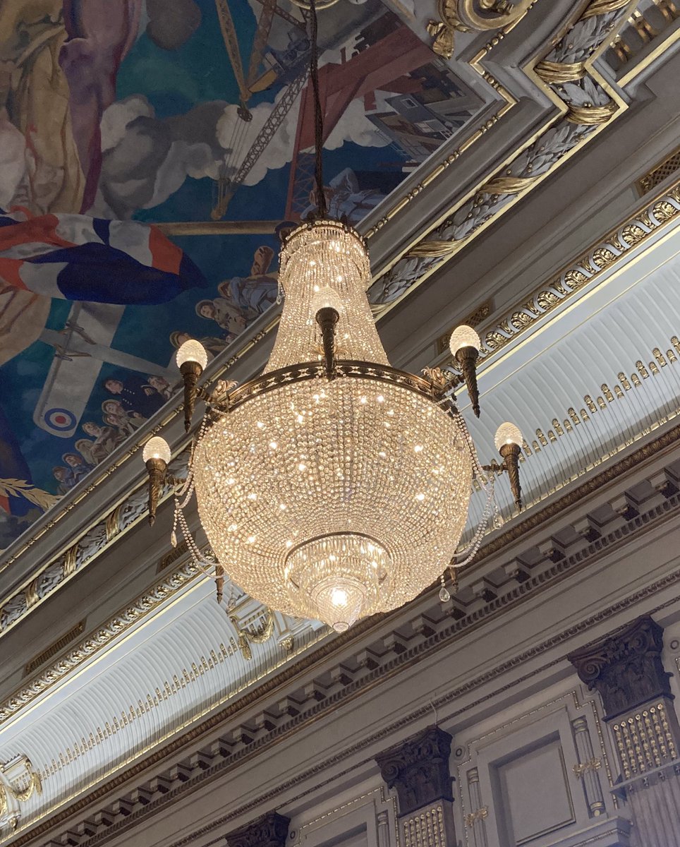 A marvellous setting for the <a href="/HEPI_news/">Higher Education Policy Institute</a> annual conference!  I do love a chandelier. Looking forward to a day of HE policy chat and insight #HEPI2023 @OGGSVenue