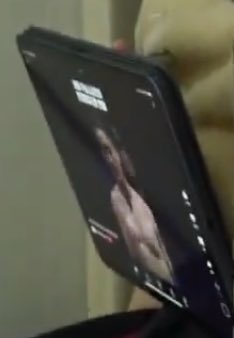 shiningryuna's tweet photo. ryujin on tiktok with her big ass ipad 😭😭 https://t.co/QrX3j1R1og