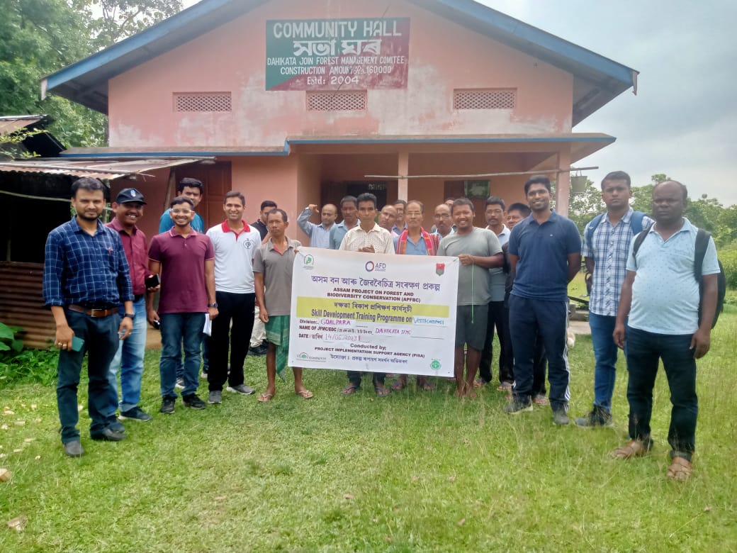 rgvnho's tweet photo. Skill Development Training programme on Vermicompost was conducted in Goalpara, Dahikata, village by RGVN under the Assam Project on forest and biodiversity Conservation . IFS probationers was present in the training
#Training  #ibdianforestservice #vermicompost https://t.co/1gilTB4oDr