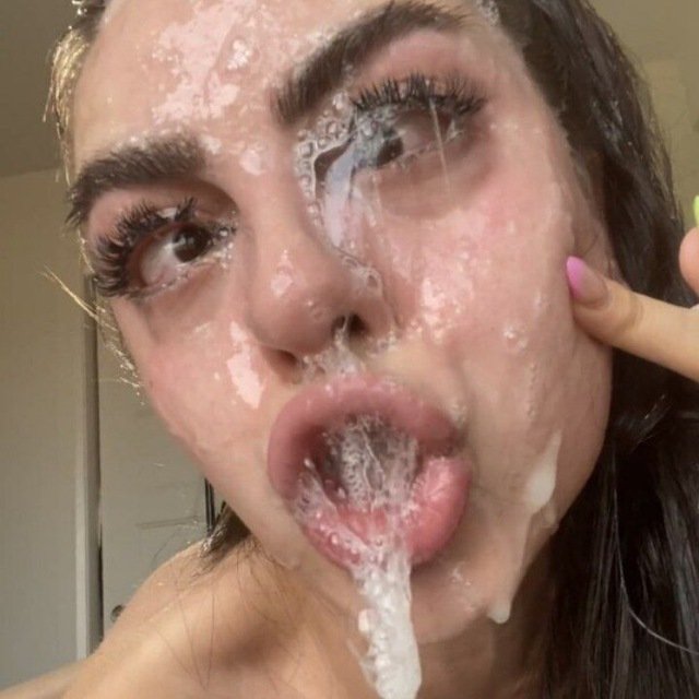 Bhadbillymilli's tweet photo. Congrats!! The transformation is complete your daughter is officially a braindead cum rag! https://t.co/DUs31NQyua