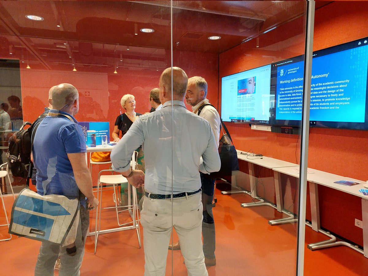 CIT_RUG's tweet image. A lot of discussions going on about #DataAutonomy at the launch event. #opensource, #BigTech, or #Hybrid?🤔