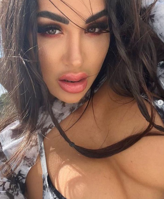 RT Si os gusta mi mirada😋 https://t.co/CV9OuyPrpp