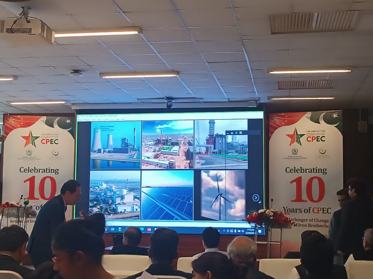 HamzaMa69680306's tweet photo. The China-Pakistan Economic Corridor (CPEC) has been at the forefront of driving economic growth, revolutionizing infrastructure development, and forging strong regional connectivity. #CPEC10Years #MakingHistory #EconomicGrowth #InfrastructurePowerhouse" https://t.co/WvajhQ08xd