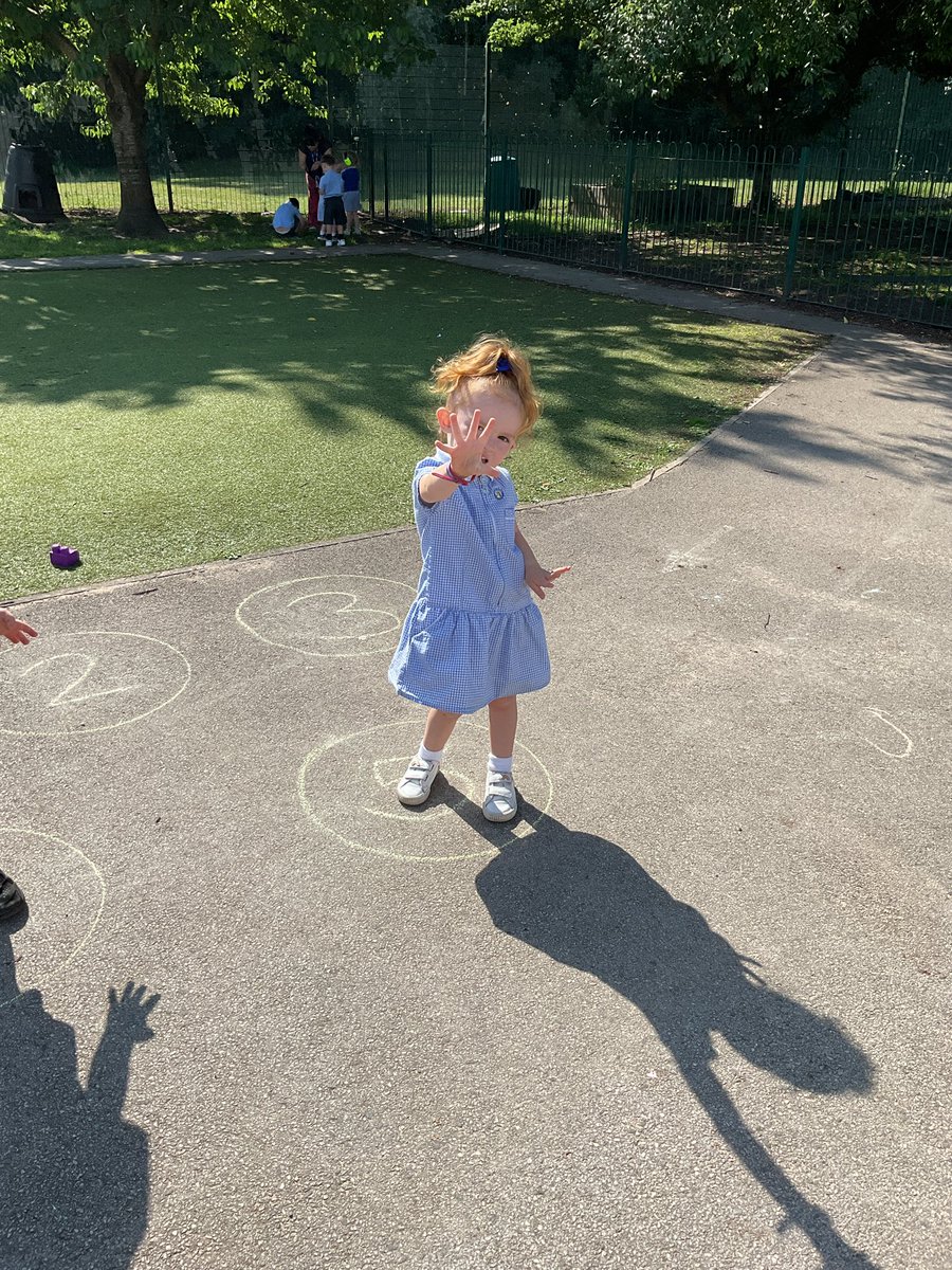 olwprimary's tweet photo. Nursery are recognising numbers 1-5 @WhiteRoseEd #welovenumbers https://t.co/GtPiXDoAm4