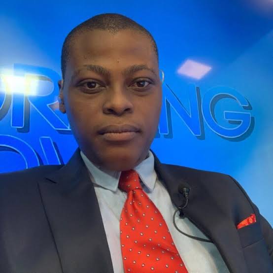 This feud between Dipo and Rufai Oseni of Arise TV is fascinating. While one lays claim to his PhD, the other, against all odds, goes about his profession by being a watchdog & checkmating the government.
My take: Anyone who stays quiet in the face of evil is an enëmy of Nigeria.