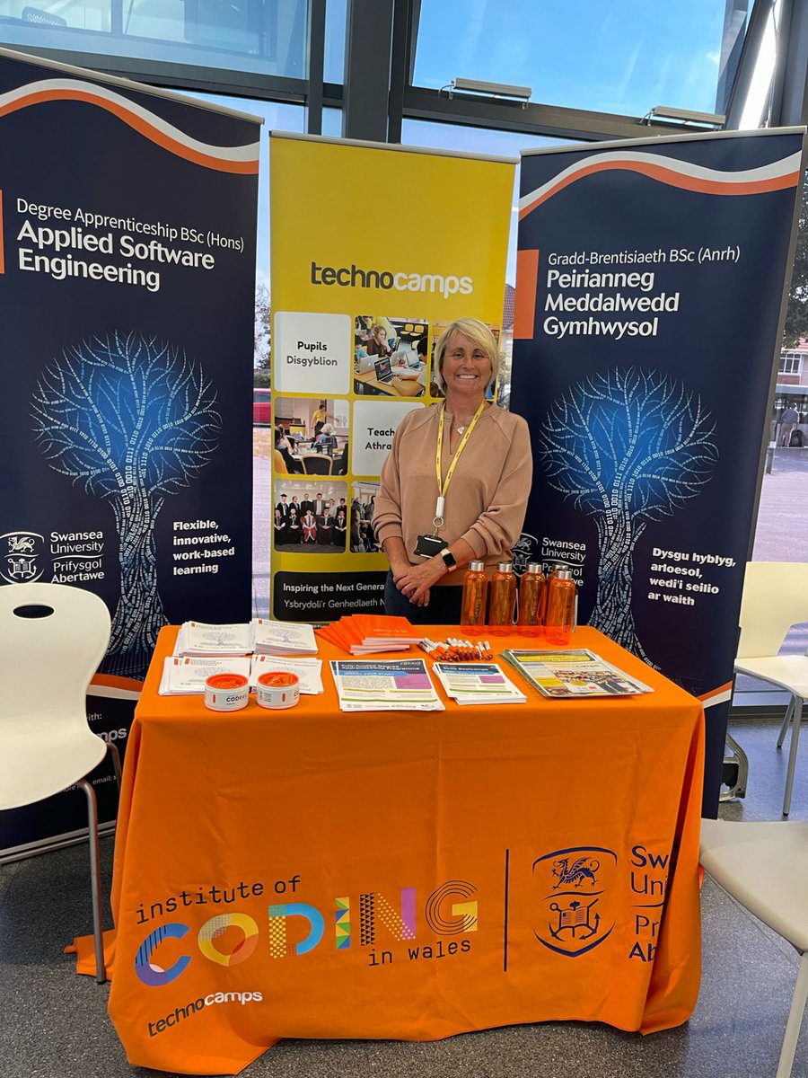 🌟 We thoroughly enjoyed attending and meeting everyone at @GowerCollegeSwa's Apprenticeship open evening yesterday!

If you missed it but want to know more about our #DegreeApprenticeships with @IoCoding at @swanseauni, go here 👉 tc1.me/degreeapprenti…
