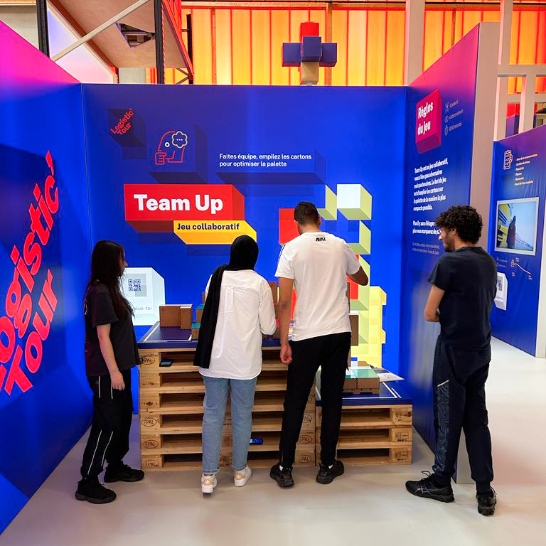 🚚📦 Dans le cadre du rapprochement opérationnel, les jeunes de la Mission Locale ont participé au 𝐿𝑜𝑔𝑖𝑠𝑡𝑖𝑐 𝑇𝑜𝑢𝑟, organisé par @pole_emploi . Ils ont découvert les métiers du transport et de la logistique grâce à la visite de la plate-forme multimodale Delta 3 🚚📦