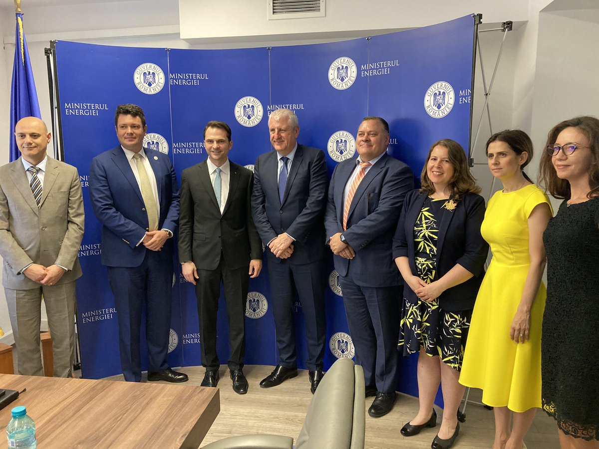 SNC-Lavalin’s Pres and CEO, Ian Edwards, Pres of Nuclear, Joe St-Julian, met with Romania’s Min of Energy, Sebastian Burduja, his Secty of State, SNN’s Cosmin Ghita and Canada’s TCS.  Great collaboration on new nuclear projects using CANDU.  Romania + Canada = strong partnership!