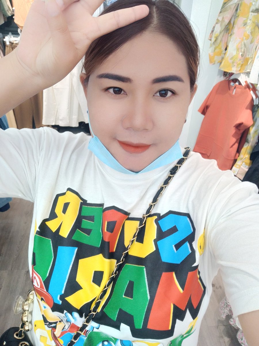 nuying2537's tweet photo. เราเป็นผู้หญิงอ้วนๆเตี้ยๆคนนึง รักสนุก ชอบเต้น อยากหาเพื่อนไปเที่ยว กินหมูกระทะ เพราะพึ่งย้ายมาอยู่ใหม่ ผู้หญิง ผู้ชาย อยากไปเที่ยวผับ บาร์ ร้านเหล้า หมอลำ ชวนเราได้นะ มาเป็นเพื่อนกันเถอะ #28ปี #เขาไม้แก้ว #นิคมพัฒนา #ระยอง #ชลบุรี #บ่อวิน #สะพานสี่ #พัทยา https://t.co/RMh1wfJVGc