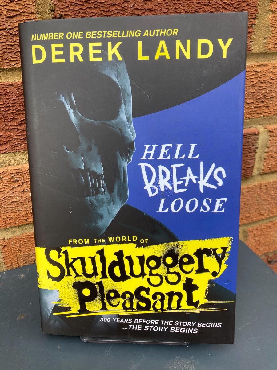 GUESS WHOSE BACK!
In the library now - are you ready for more Skulduggery? @DerekLandy #SkulduggeryPleasant #SchoolLibrary #LoveReading #LoveBooks