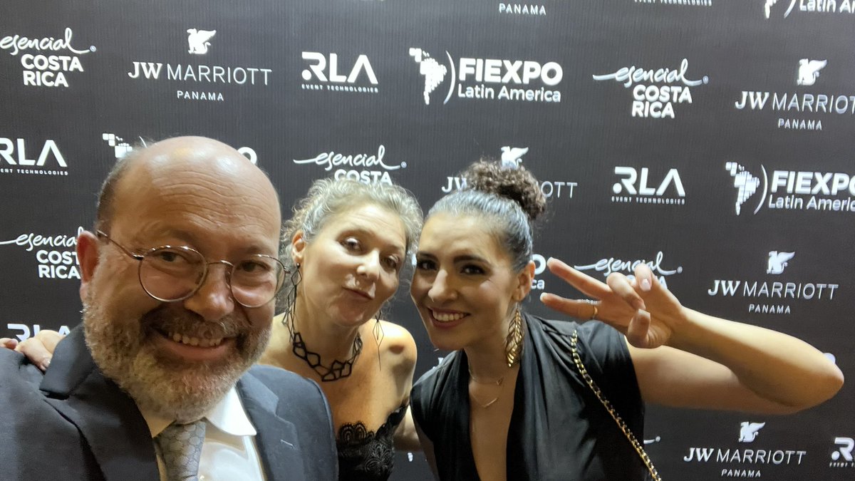 echaillo's tweet image. Premio “Sergio Baritussio” a la personalidad más destacada de la industria de reuniones . Bravo querida @PROCOLOMBIACO @orianim muy merecido reconocimiento , predicas con el ejemplo ! @FIEXPOLATAM