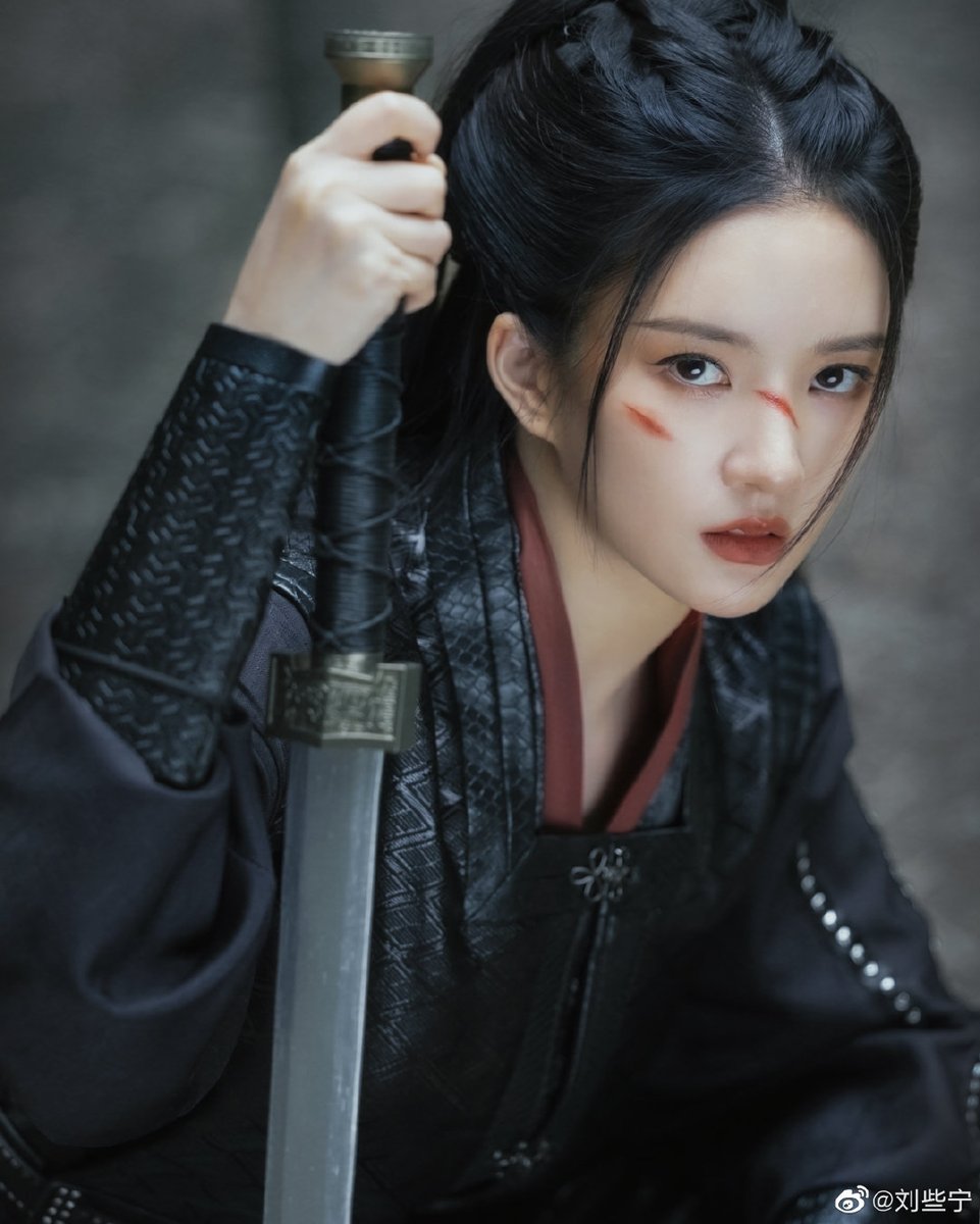 liu xiening as a warrior! 🖤

#刘些宁 #liuxiening #sally
