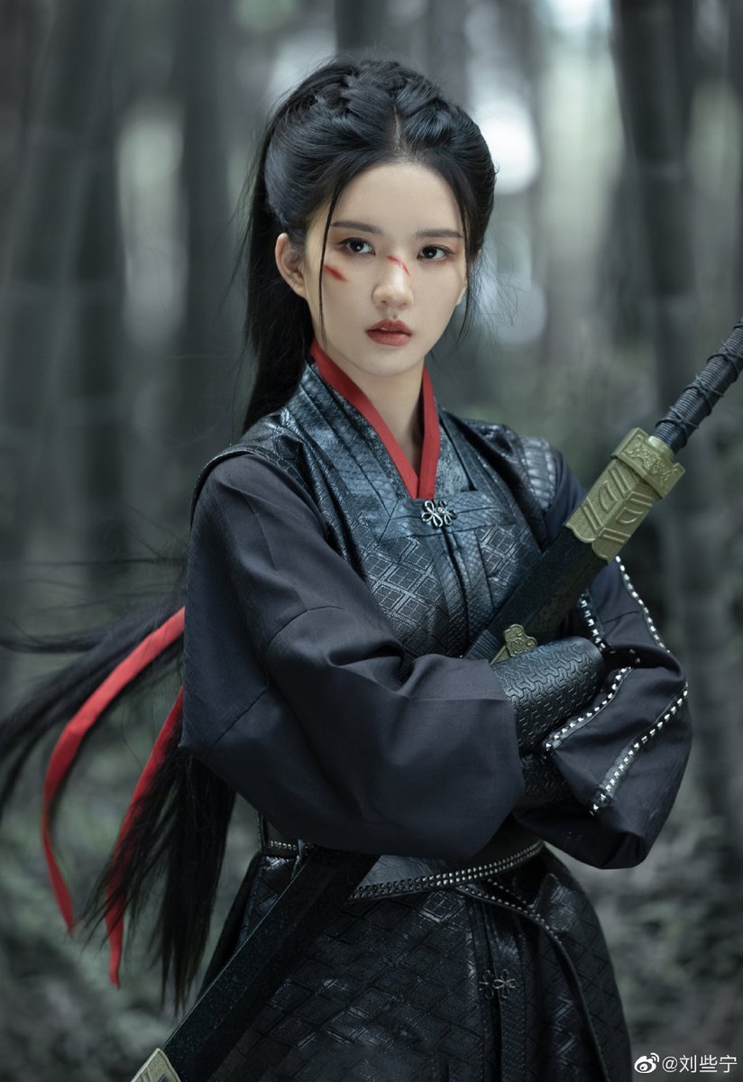 liu xiening as a warrior! 🖤

#刘些宁 #liuxiening #sally