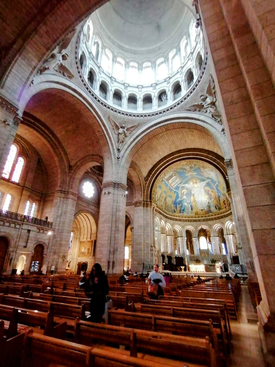 BknViajar's tweet photo. #DatoBkn estando dentro de Basilica del Sagrado Corazon #Paris maravillate con su mosaico de 475mts. cuadrados. Representa la Gloria de Cristo. Este llevo 22 años para ser finalizado. https://t.co/febCahp3Ec https://t.co/WPibD8A3gZ