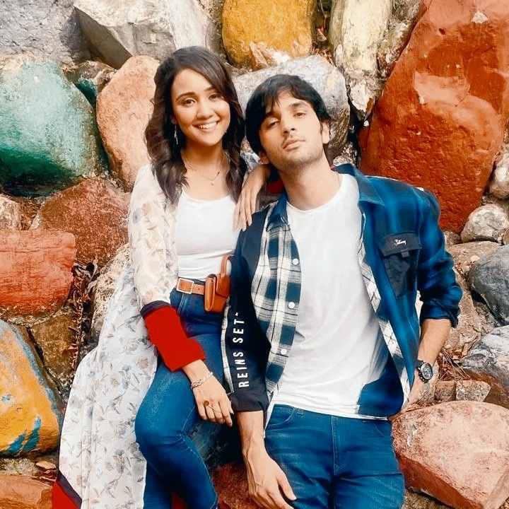 Cutiesss. 🤧❤️

#AshiSingh | #SyedRazaAhmed | #MeetOnZee