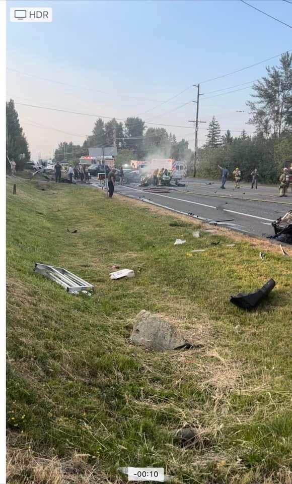 BreakingSkagit's tweet image. Visuals: ￼SR 539 near E Kelly Rd is fully blocked for a multiple vehicle serious injury collision. Please be patient as troopers on scene conduct a thorough investigation. This will be an extended closure so please use alternate routes.#WhatcomCounty