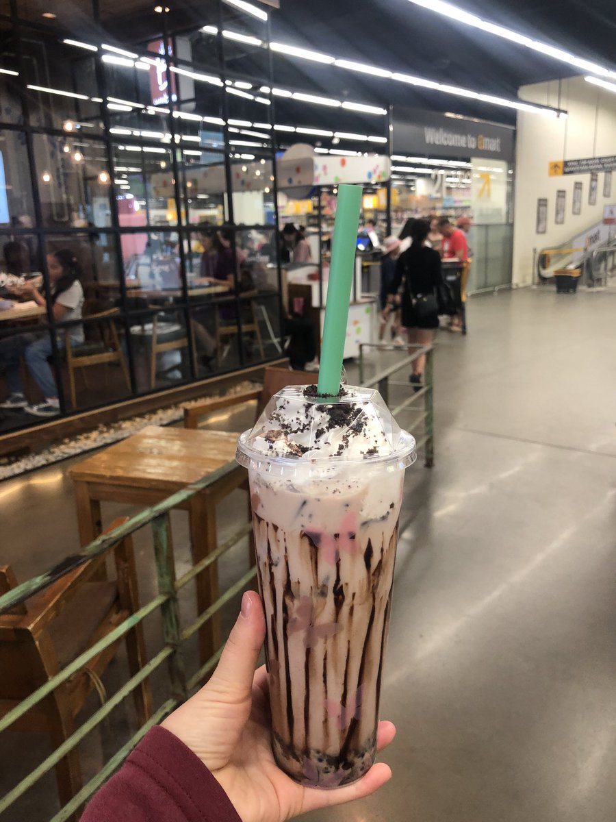 Good morning~ 🌇

I didn't finish my video. 🤣 but I already rewarded myself! 

Sorry but Who said you have to reward yourself after you finish your work?👀 

This boba gives me the power of sugar to continue to work my brain haha 😂