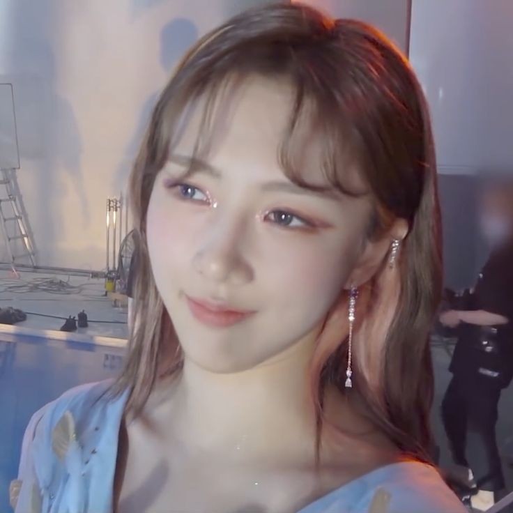 me being cute and friendly ~