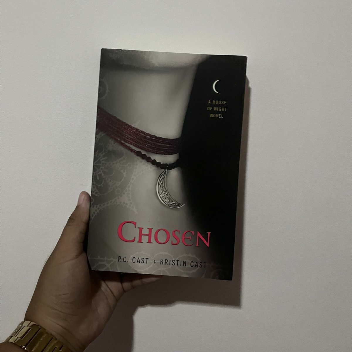 DWAUGHNBELLE's tweet photo. haller guys !! is anyone interested sa book na 'to? :'))) bilhin niyo na pls - 250 pero negotiable maman 

rfs: will buy new books https://t.co/Pz2RIel6jV