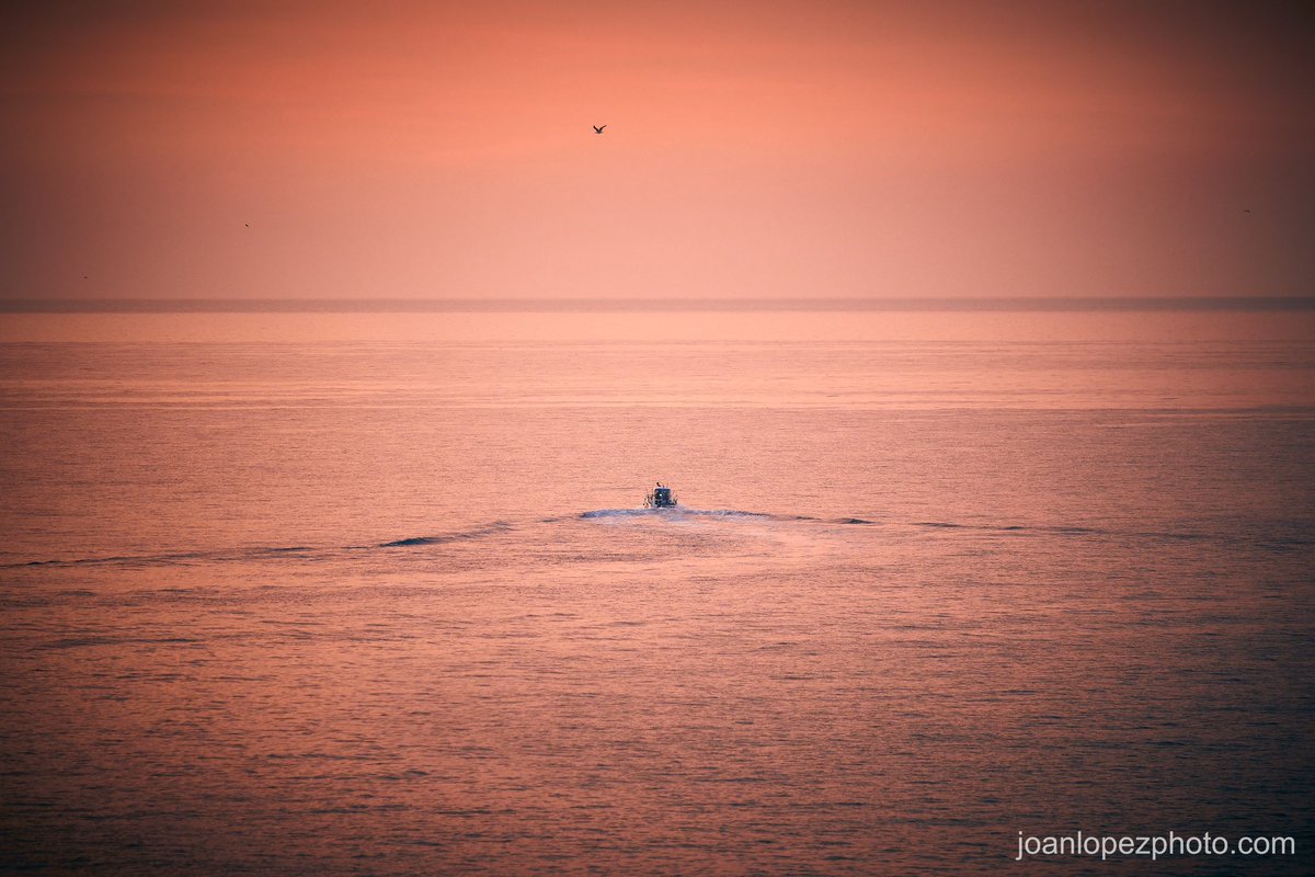 Towards the deep #sea

📸 Fujifilm X-T5

📷 Fujinon XF 50-140mm F2.8 R LM OIS WR 

⚙️ Distance 140.0 mm - ISO 200 - f/2.8 - Shutter 1/320

#torredembarra #tarragones #seascape #seaside #mediterranean #mediterraneansea #landscape #landscapephotography #horizon #sky #boat…