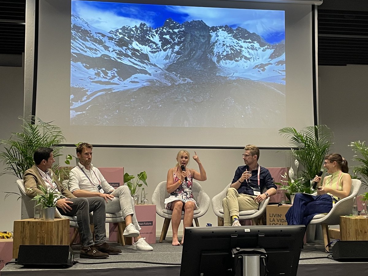 #UF23 Stuttgart: Klimawandel bedroht den Alpenraum und lässt mich vor lauter Hitze #barefoot reden. Was Städte für qualifizierte Mitarbeiter in Zeiten der Klimakrise brauchen, und was sie tun müssen, um sie zu halten. Mich haben sie leider verloren.