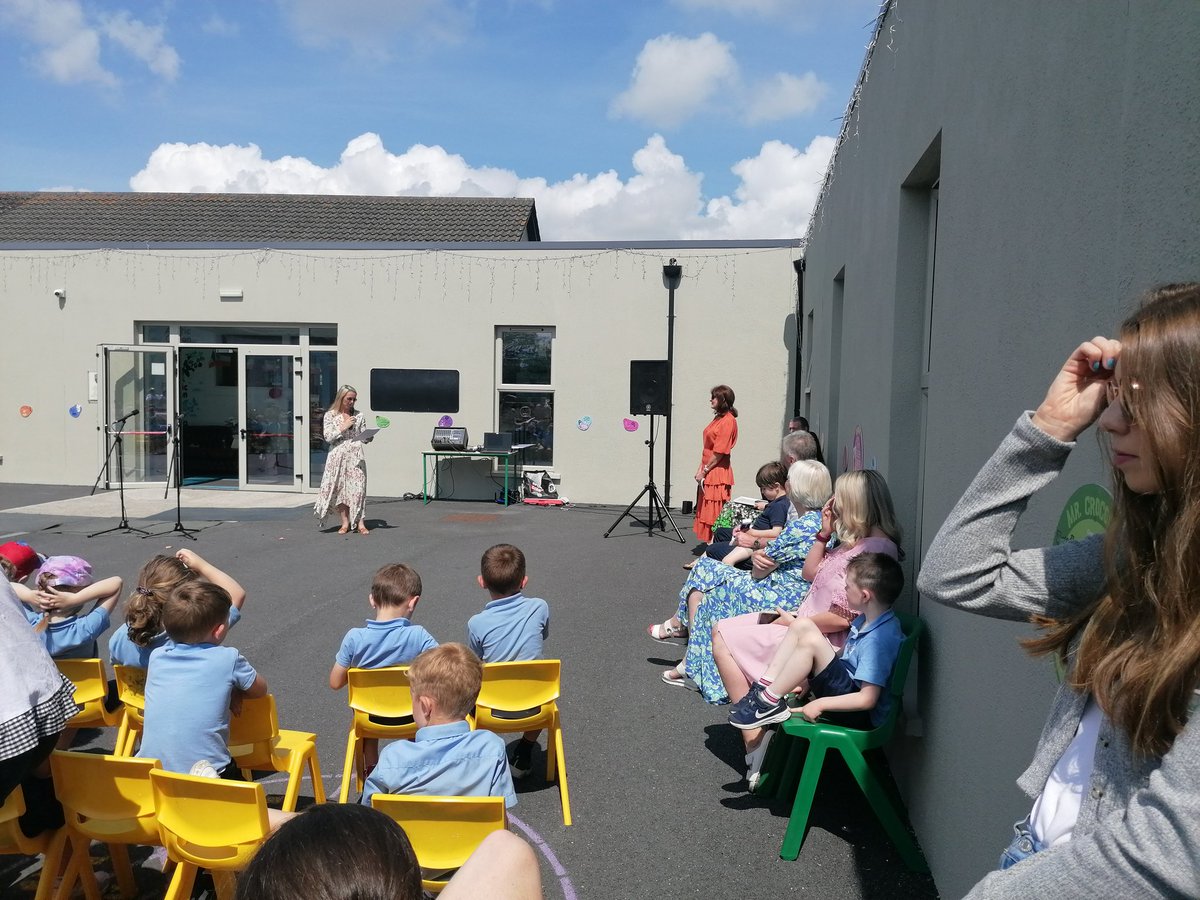 BrigidNs's tweet photo. A truly special day today in Grange. Not only did we celebrate Eileen's retirement but we also marked the end of primary school for a special bunch of 6th Class boys and girls.
What an emotional time filled with well wishes, heartfelt messages, music and joy.🌟🌟🌟 https://t.co/S551XX6Ugh