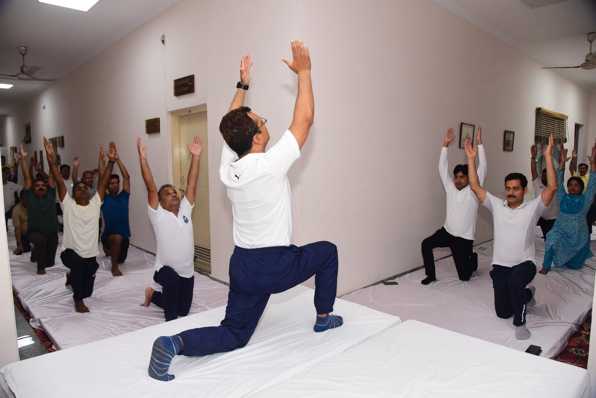 अंतर्राष्ट्रीय योग दिवस के अवसर पर, 21 जून 2023 को सीजीएसटी आयुक्तालय, लखनऊ द्वारा योग शिविर का आयोजन कुशल योग प्रशिक्षक के निर्देशन में किया गया। अधिकारियों  ने प्राणायाम एवं विभिन्न योग मुद्राओं का अभ्यास किया तथा योग को जीवन मे अपनाने का संकल्प लिया।
<a href="/cbic_india/">CBIC</a>