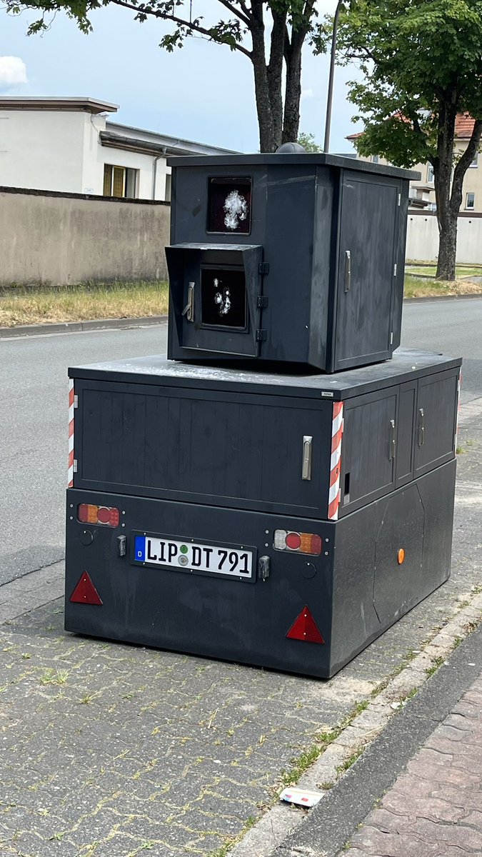 Ich wünsche euch einen schöneren Start in den Tag als der Person die Ihre gefühle Frei in lauf lassen musste… ich hoffe es waren Glücksgefühle…

In dem sinne…. 🍀🍀🍀