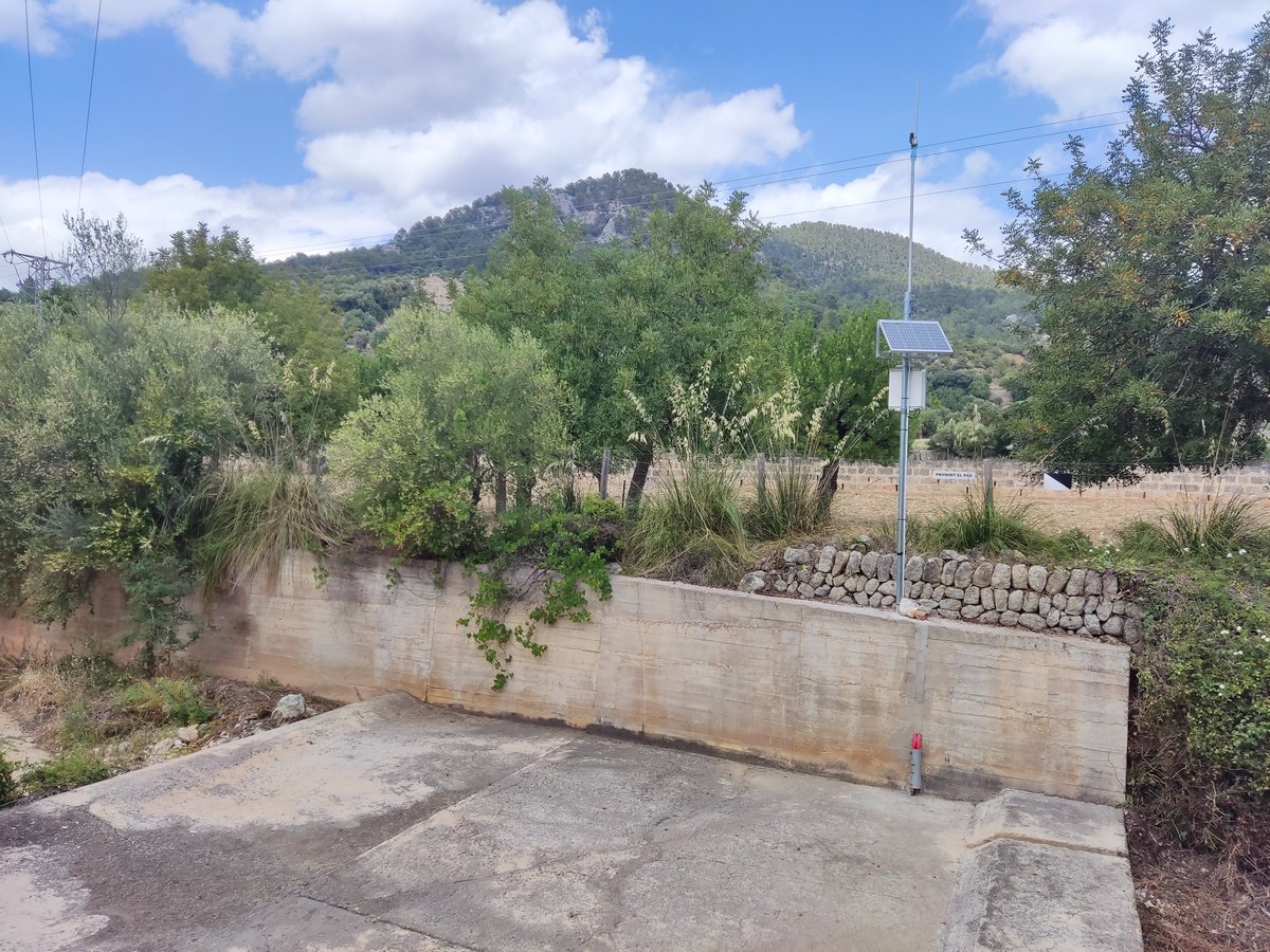 RiscBal's tweet photo. #Inunsab-@Emergencies_112, inicia la instrumentació a la conca del torrent de Muro amb una estació hidromètrica al torrent d’Almedrà i dues estacions meteorològiques (Inca i es Tossals Verds). Agrair la col·laboració al @ConselldeMca, @MediAmbientMca, @incaciutat i @AjLloseta https://t.co/yFfwq7H0LK