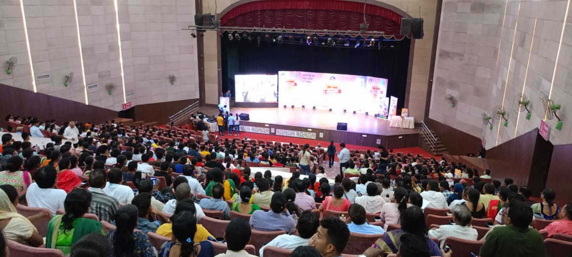 SGIAgra's tweet photo. Amar Ujala Bhavishya Jyoti (AUBJ) organized in association with Amar Ujala &amp; Sharda Group at Soor Sadan Agra, UP

#shardagroup #Hindustancampus #Anandcampus #AmarUjala #bhavishyajyoti #AUBJ https://t.co/uZr0ZRH0XB