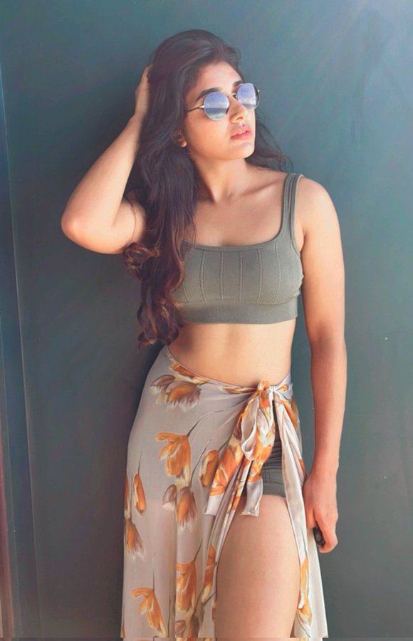 FzNNkFVXwAIrAqp?format=jpg&name=900x900