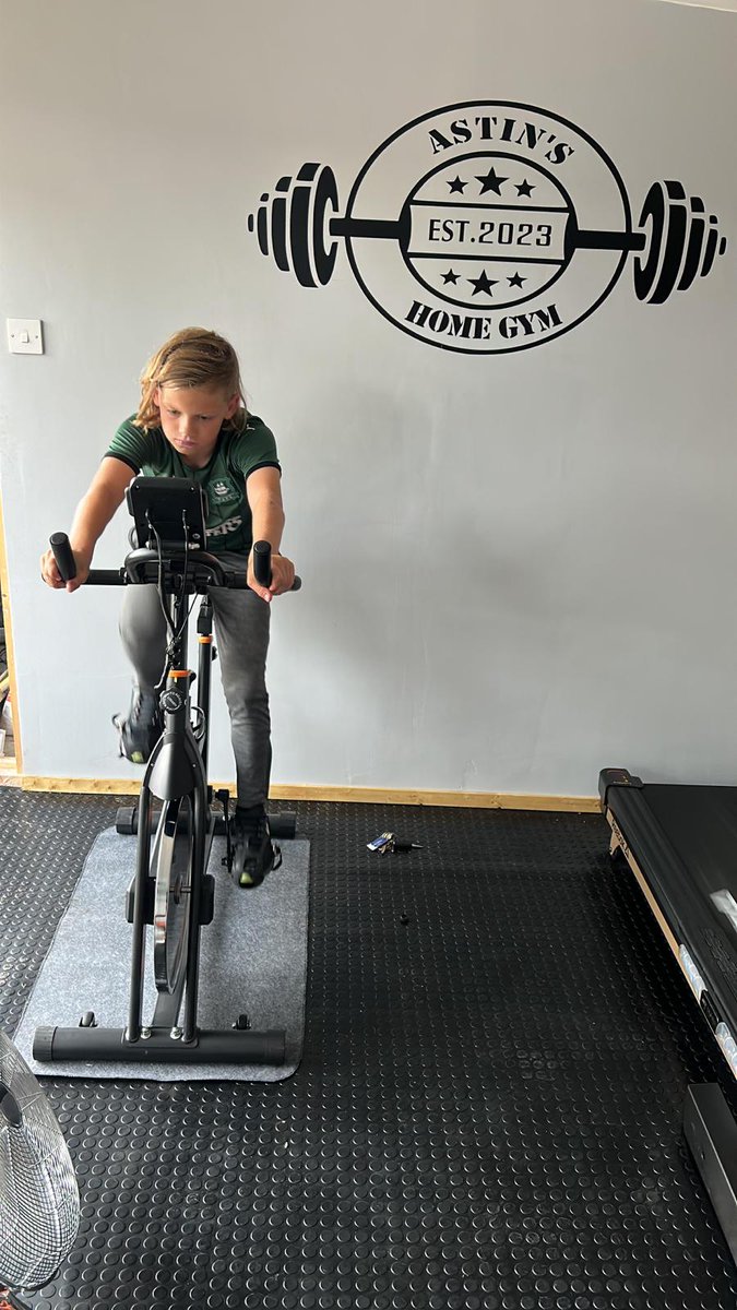 8s_map's tweet image. The boys have been putting in the hard work this week, with their second circuit training. 
We go again tonight with normal training. 
#PreSeason #football #hardworkpaysoff #fit #Mapboys #circuits 
@mapfootball @zachedwards24 @Astin0882