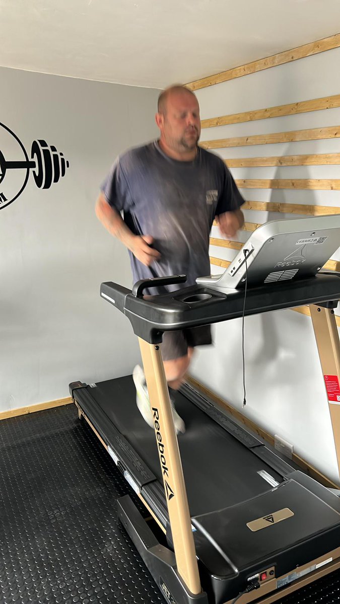 8s_map's tweet image. The boys have been putting in the hard work this week, with their second circuit training. 
We go again tonight with normal training. 
#PreSeason #football #hardworkpaysoff #fit #Mapboys #circuits 
@mapfootball @zachedwards24 @Astin0882