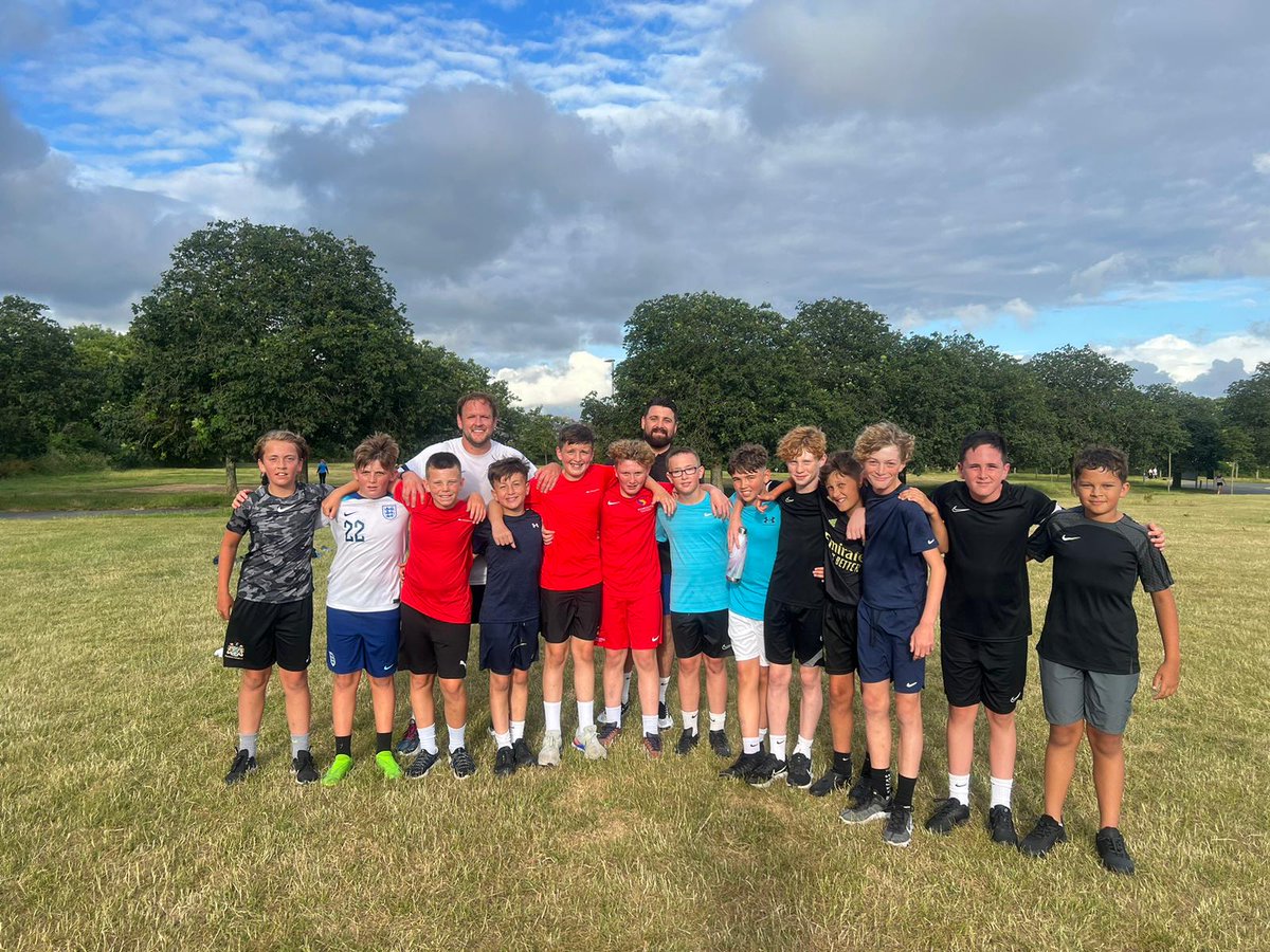 8s_map's tweet image. The boys have been putting in the hard work this week, with their second circuit training. 
We go again tonight with normal training. 
#PreSeason #football #hardworkpaysoff #fit #Mapboys #circuits 
@mapfootball @zachedwards24 @Astin0882
