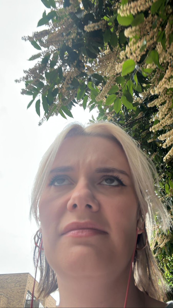 TimSiviter's tweet image. Happy birthday @LoiLlyaa !!! Hope you have the best day 😁